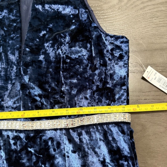 R&M Richards Long Ice Velvet Dress W/Elegant Neck Waist Detail & Slit Size 8 - Picture 10 of 14